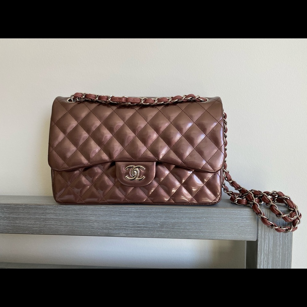 CHANEL Jumbo Classic Flap Patent Lambskin - Picture 3 of 16